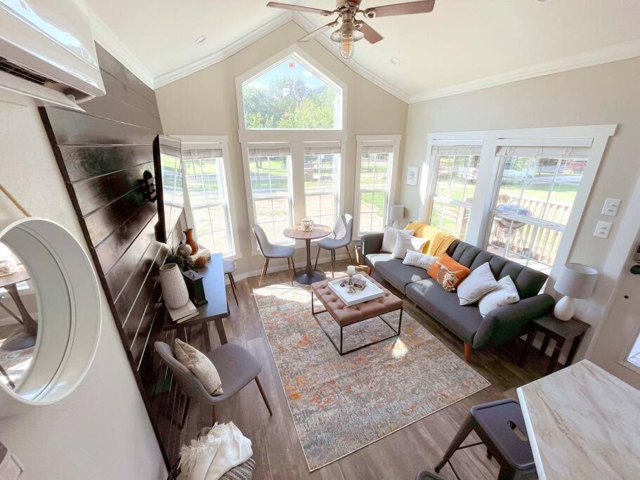 Pet Friendly Tiny House Rental With New Access To Guadalupe River Nbtx New Braunfels Exterior photo