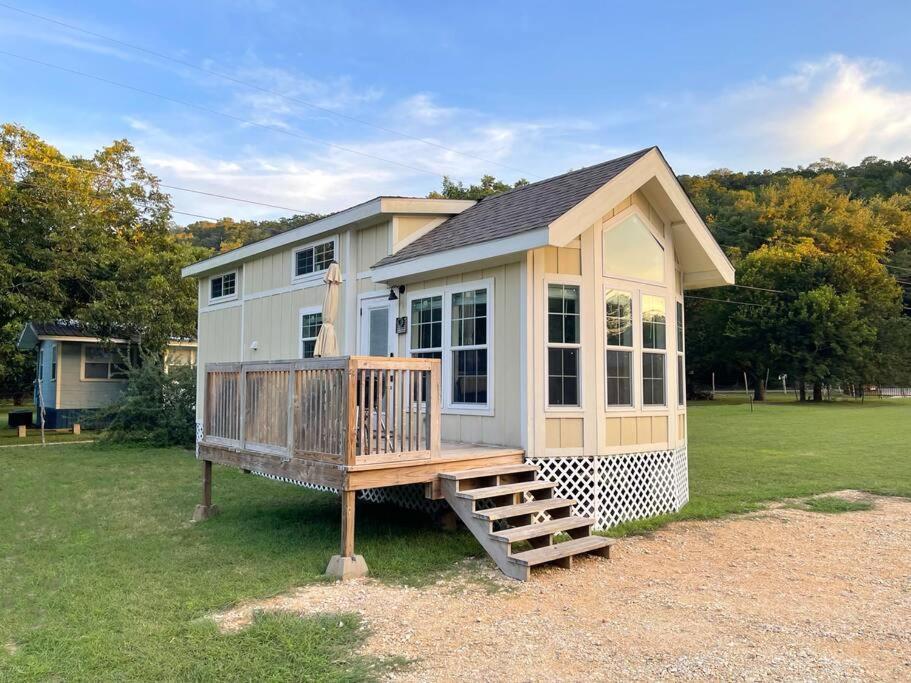 Pet Friendly Tiny House Rental With New Access To Guadalupe River Nbtx New Braunfels Exterior photo