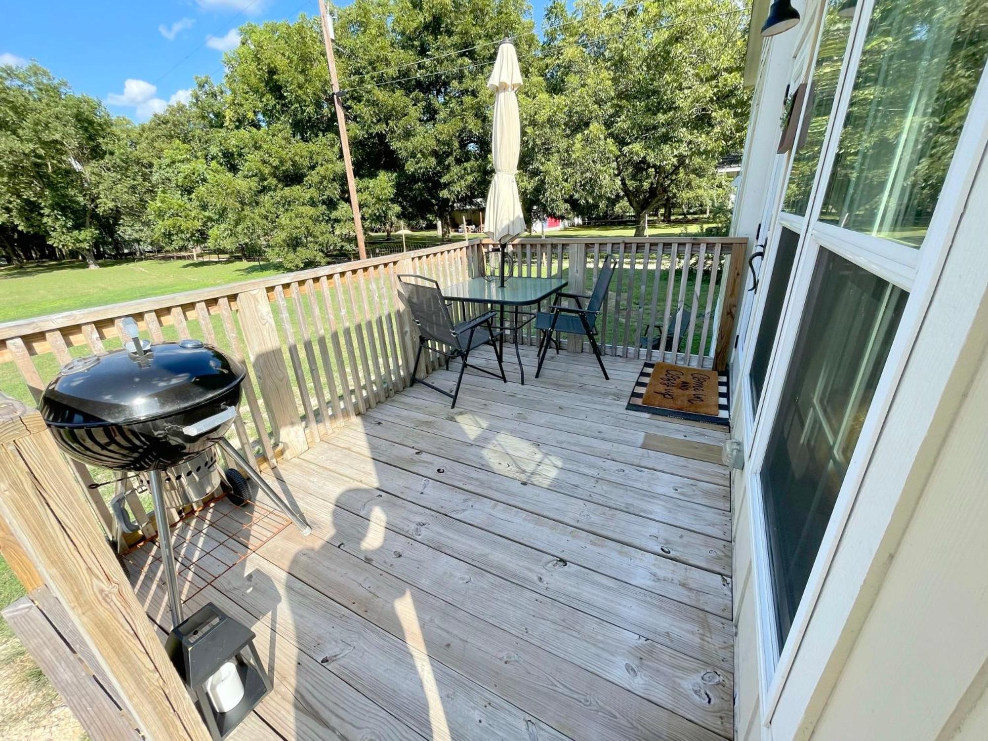 Pet Friendly Tiny House Rental With New Access To Guadalupe River Nbtx New Braunfels Exterior photo